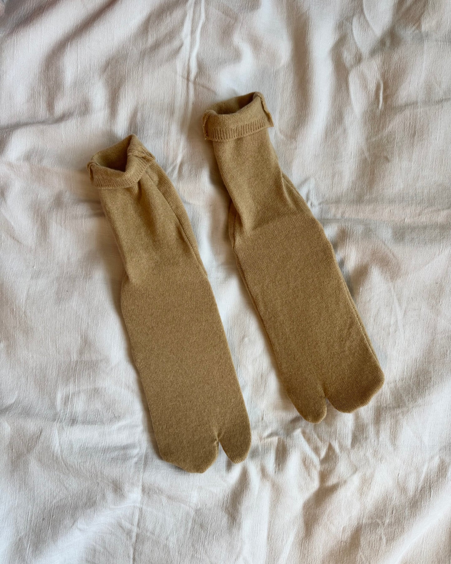 100% Cashmere Tabi Socks