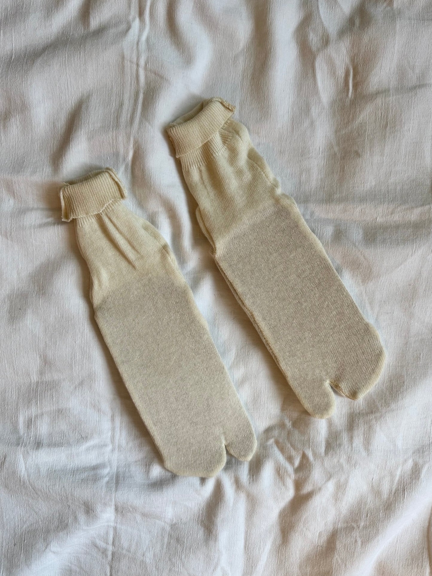 100% Cashmere Tabi Socks