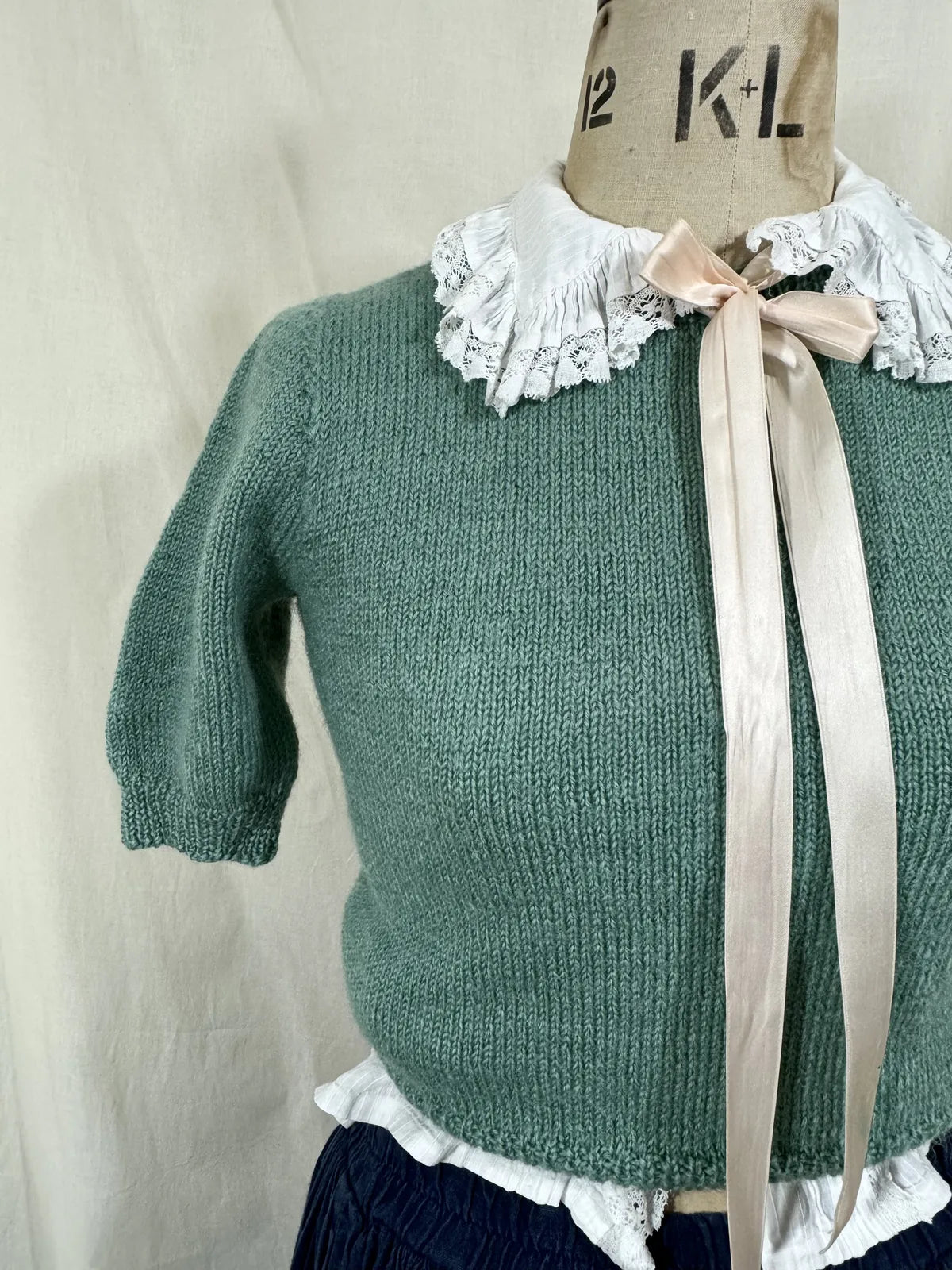 Vintage 1940’s Hand Knitted Green Cropped Jumper