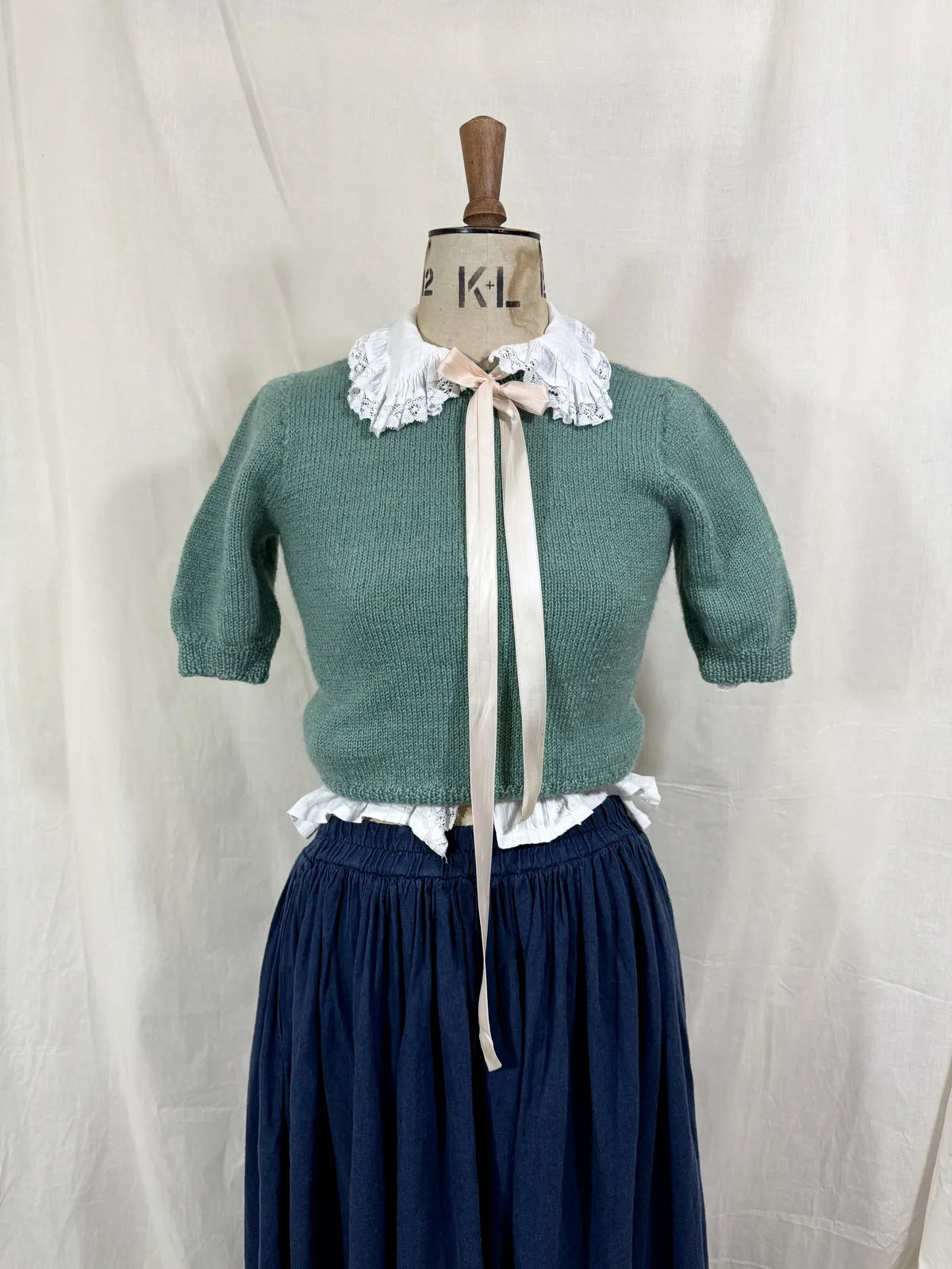 Vintage 1940’s Hand Knitted Green Cropped Jumper